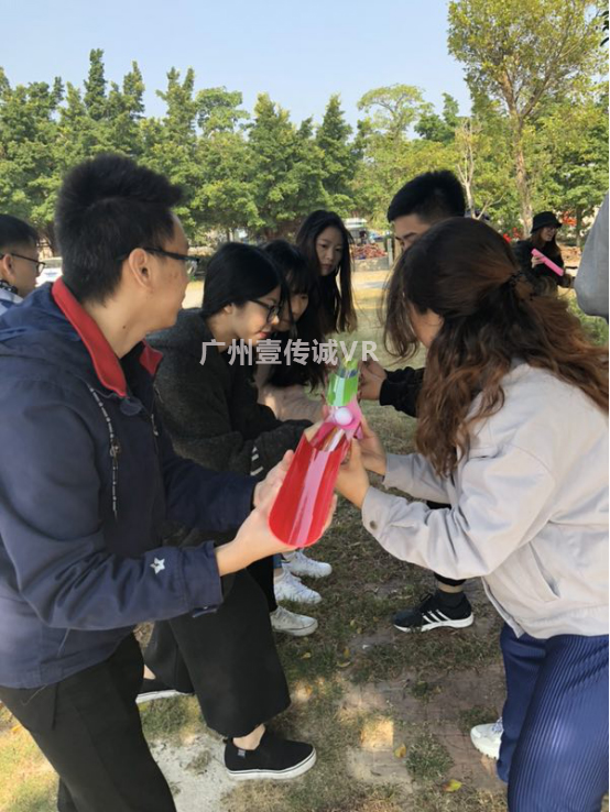 （同心協(xié)力運(yùn)球比賽）