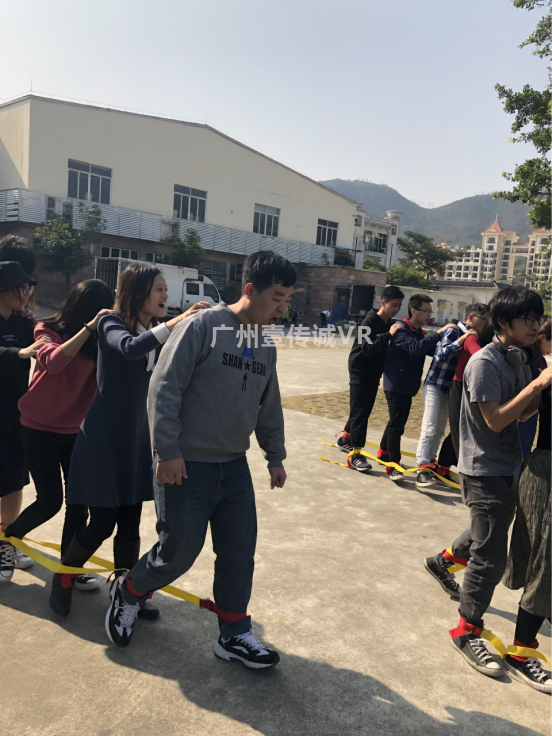 （刺激有趣的五人兩足比賽）