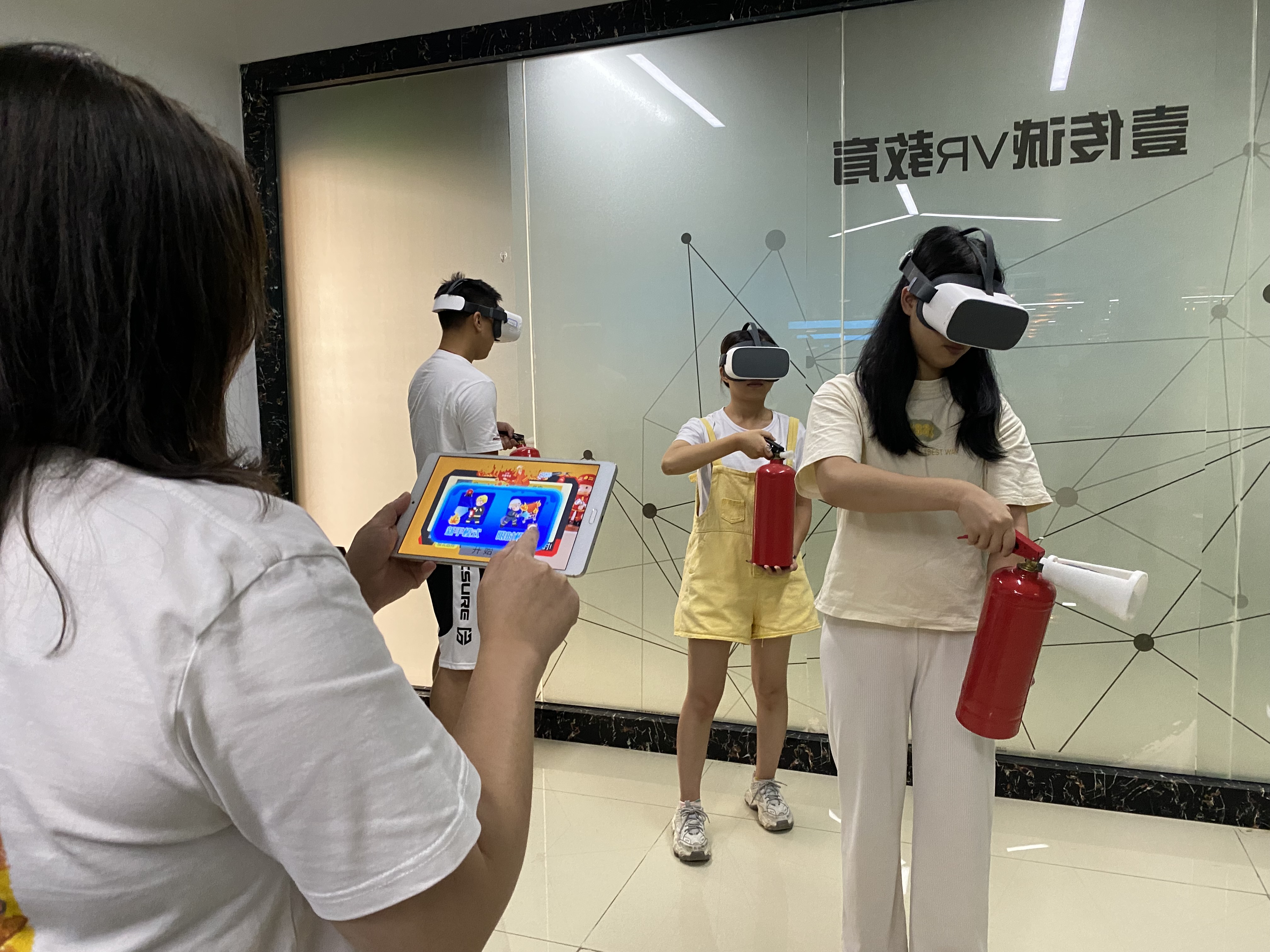 三人滅火VR互動(dòng)體驗(yàn)